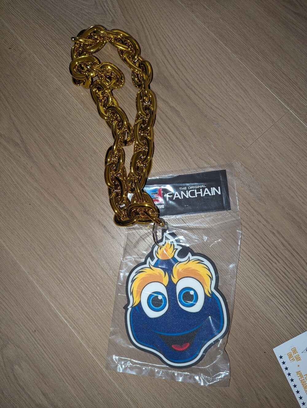 NWT LA Galaxy cozmo fan chain